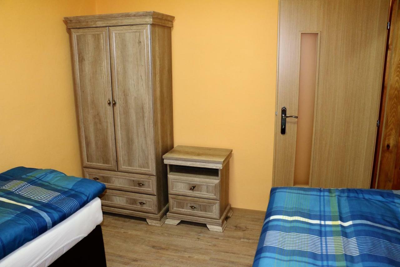 Ubytovanie Tri Ruze Krasnohorske Podhradie Bagian luar foto